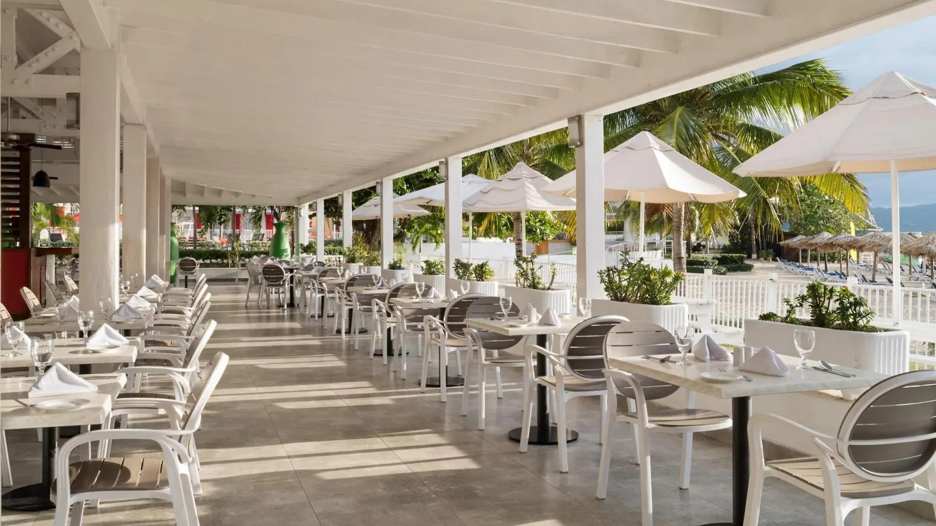 Grand Decameron Cornwall Beach, A Trademark All-Inclusive Resort
