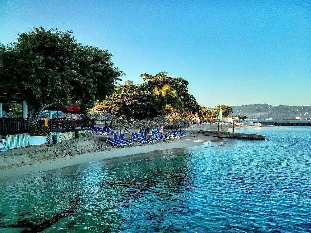 Grand Decameron Cornwall Beach, A Trademark All-Inclusive Resort Jamaica