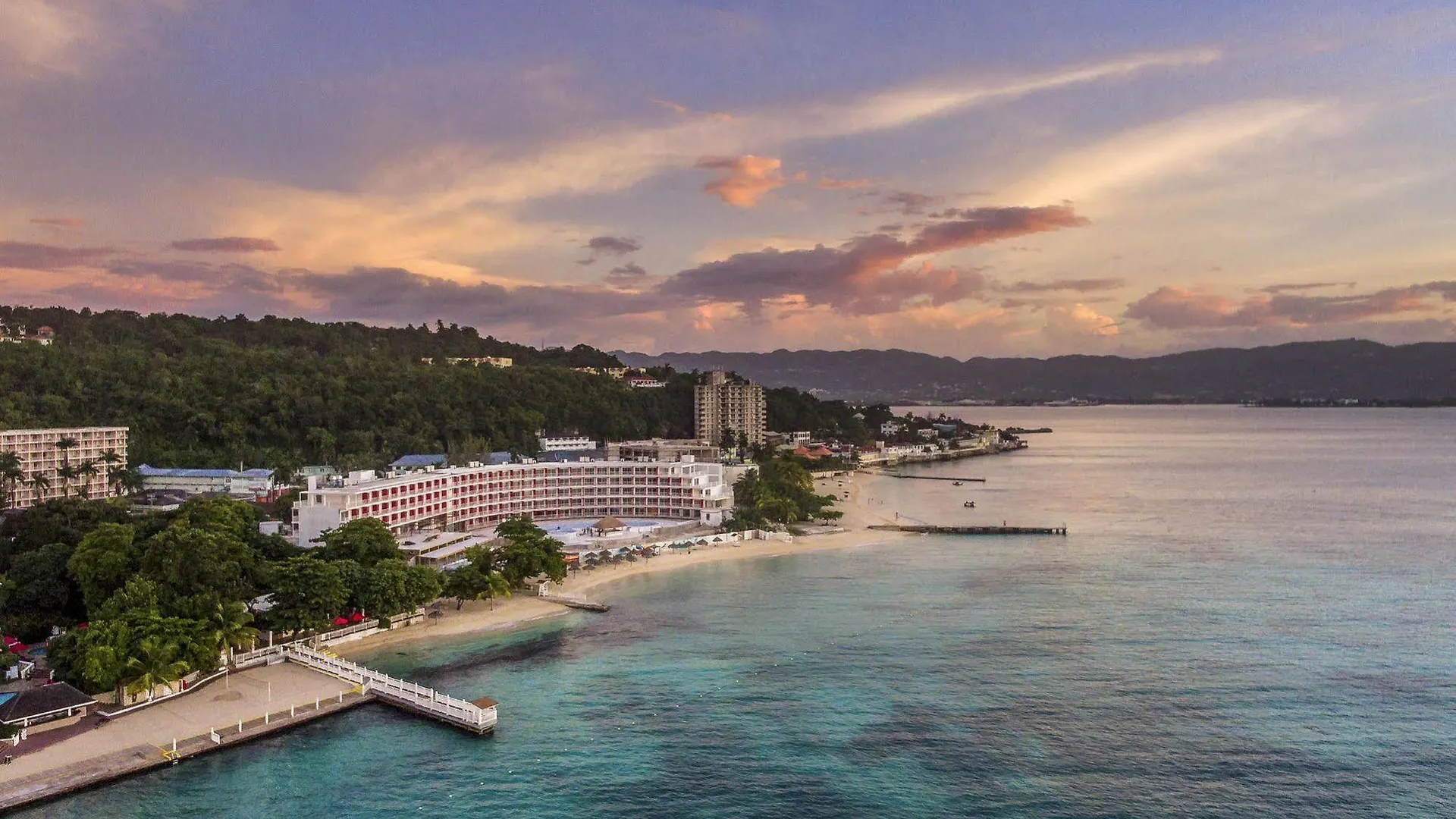 Grand Decameron Cornwall Beach, A Trademark All-Inclusive Resort