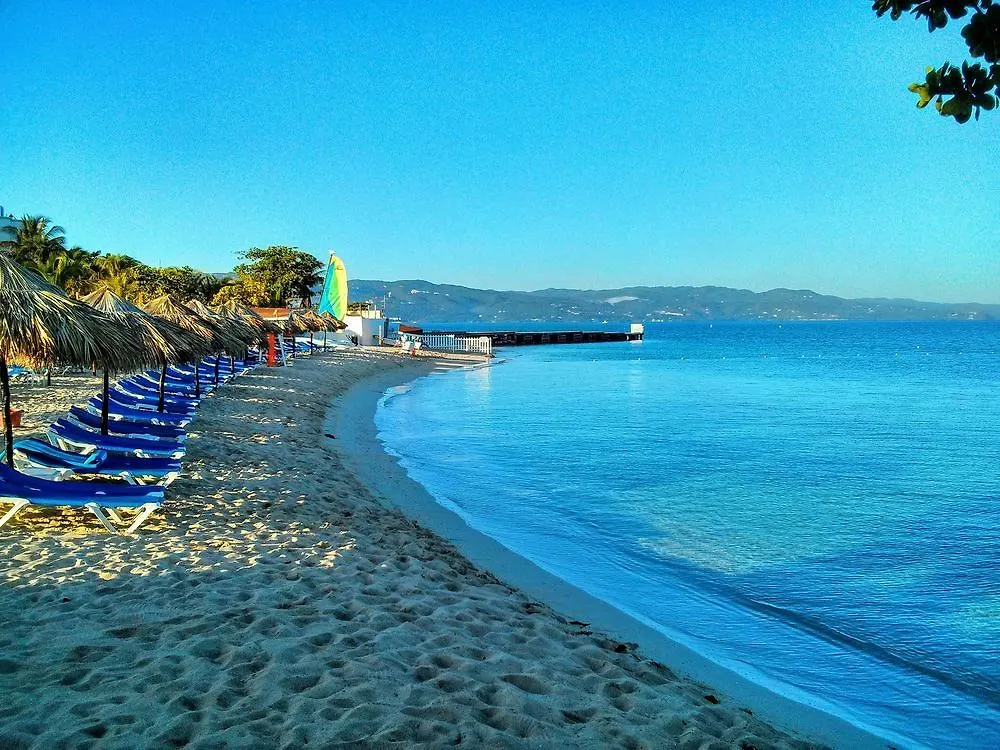 ****  Grand Decameron Cornwall Beach, A Trademark All-Inclusive Resort Montego Bay Jamajka