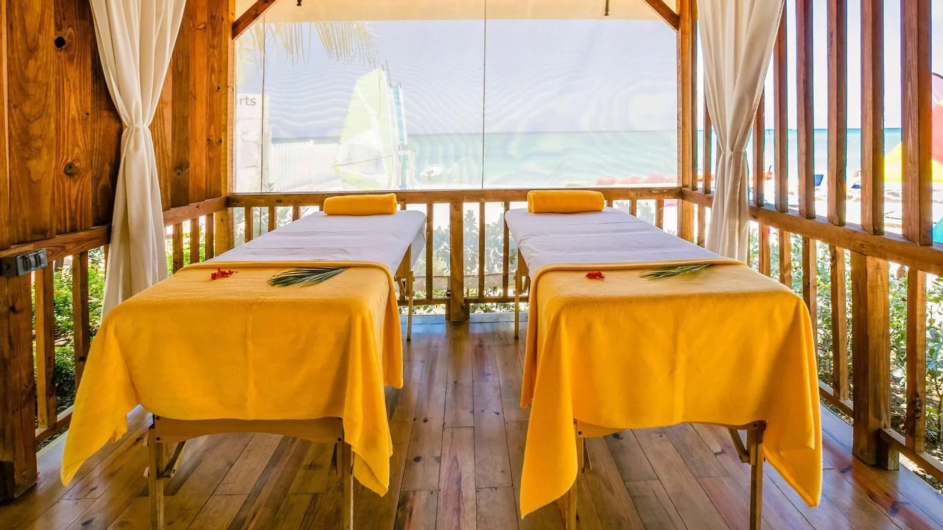 Grand Decameron Cornwall Beach, A Trademark All-Inclusive Resort  Montego Bay