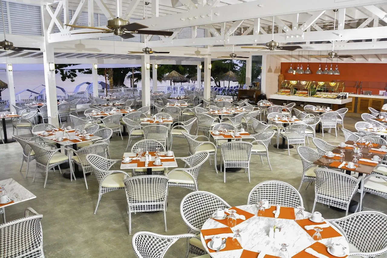 Grand Decameron Cornwall Beach, A Trademark All-Inclusive Resort 4*, Montego Bay